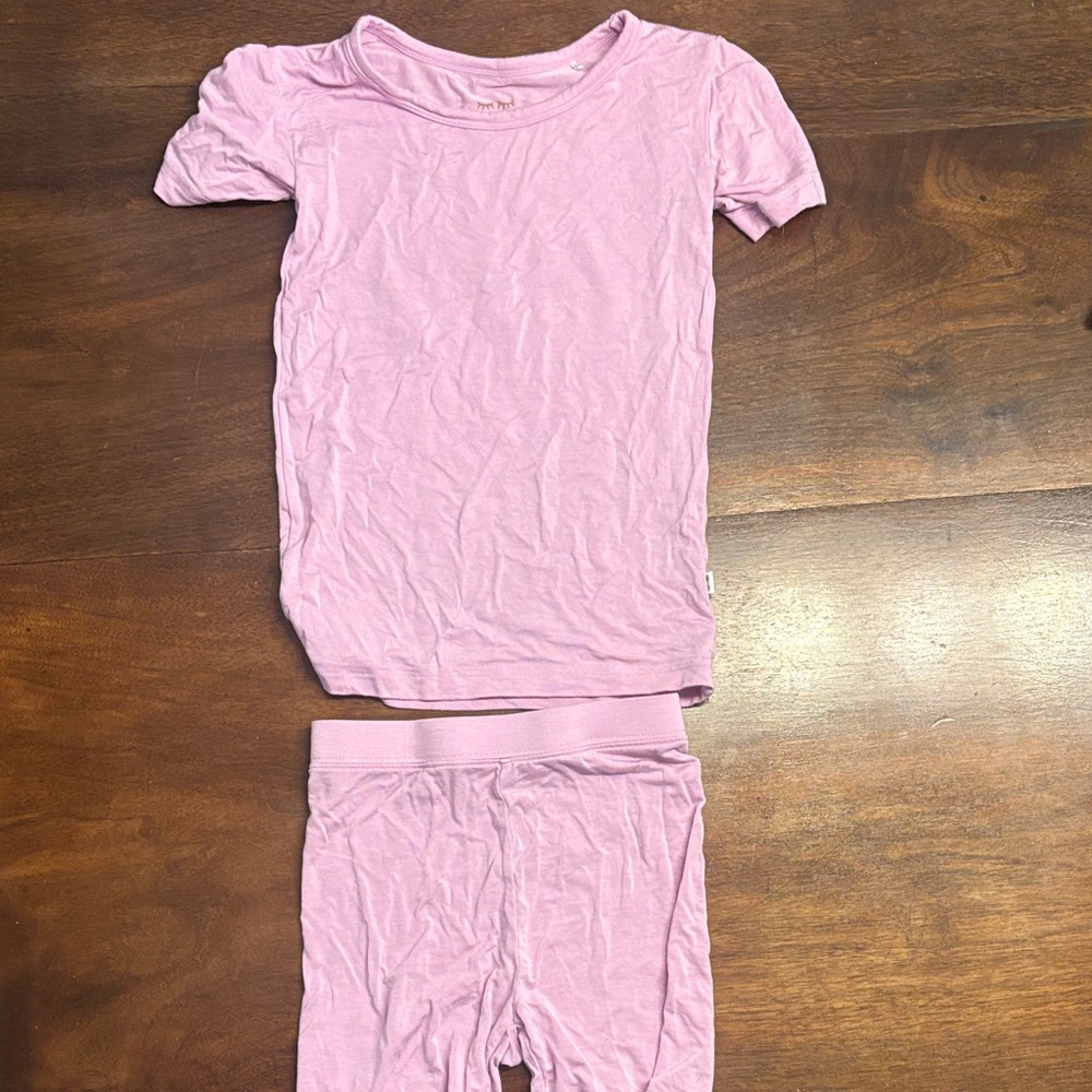 Little Sleepies lavendar two piece short sleeve shorts set. 3T EUC